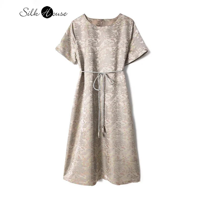 Женское платье с коротким рукавом