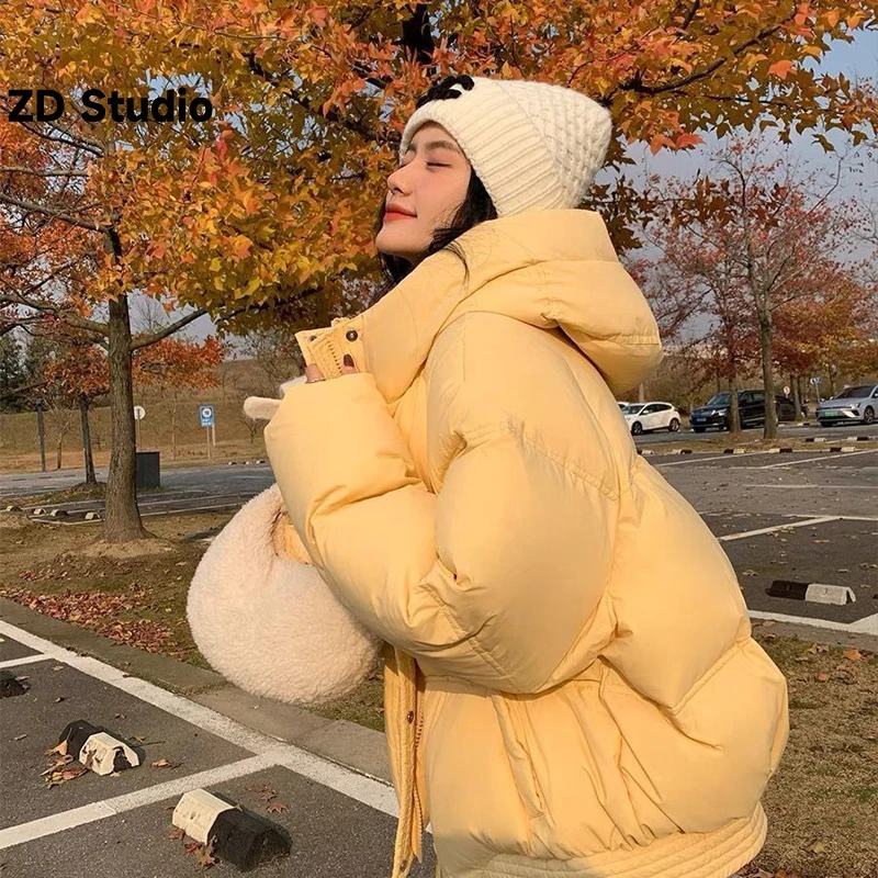 

Новинка Осень-зима 2023, короткая стеганая куртка [ZD Studio] с капюшоном, модное свободное маленькое детское Стеганое пальто