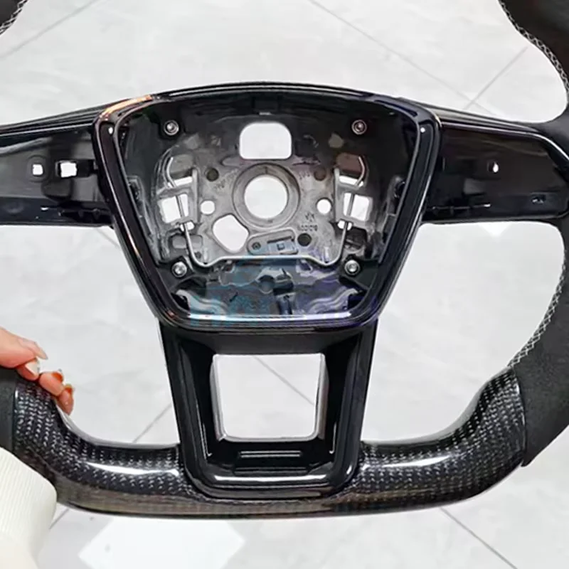 Фото Подходит для Audi A6 A7 C8 RS6 2019-2025, акриловая накладка на руль, совместима с материалом Alcantara. №5
