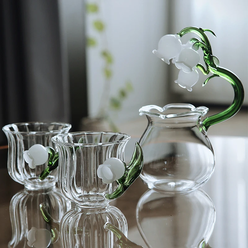 

Ins Hot Designer Lilies of the Valley Glass Tea Fair Sharing Cups Coffee Milk Water Cups 150ml High Fashion Personalized Glasses