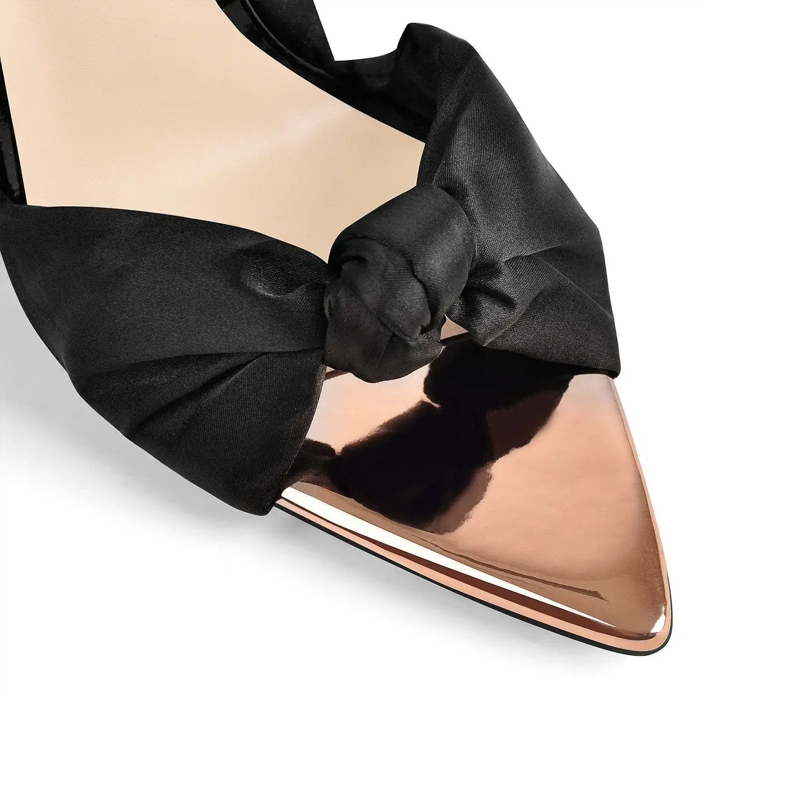 Черные перекрестные ремешки с острым носком на высоком каблуке открытые