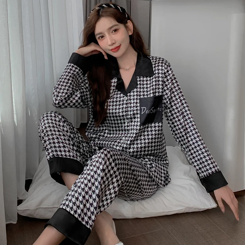2022 New Silk Ladies Pajamas Autumn Ice Silk Long-sleeved Pants Suit Printing Fashion Pajamas Women's Home Wear Women's Sexy Pjs