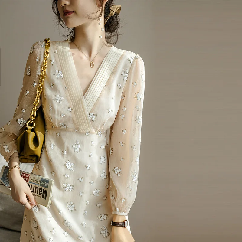 

Spring new floral chiffon dress women pure wind long sleeve temperament waist slim knee long skirt