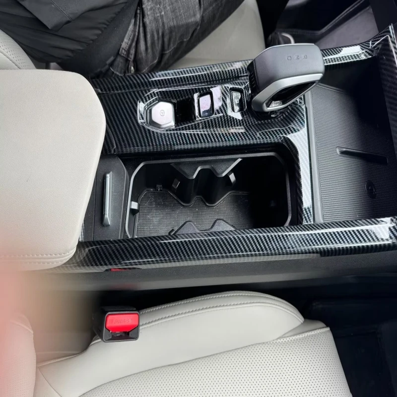 Фото Для Geely Cityray 2024 2025 ABS карбоновое волокно, переключатель подъема окна автомобиля, панель переключения передач, держатель чашки для воды, рамка, аксессуары для интерьера №2