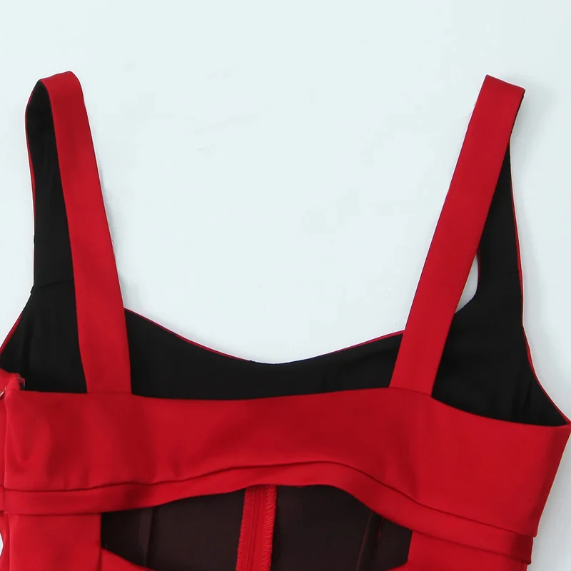 Женское платье без рукавов с вырезом на спине