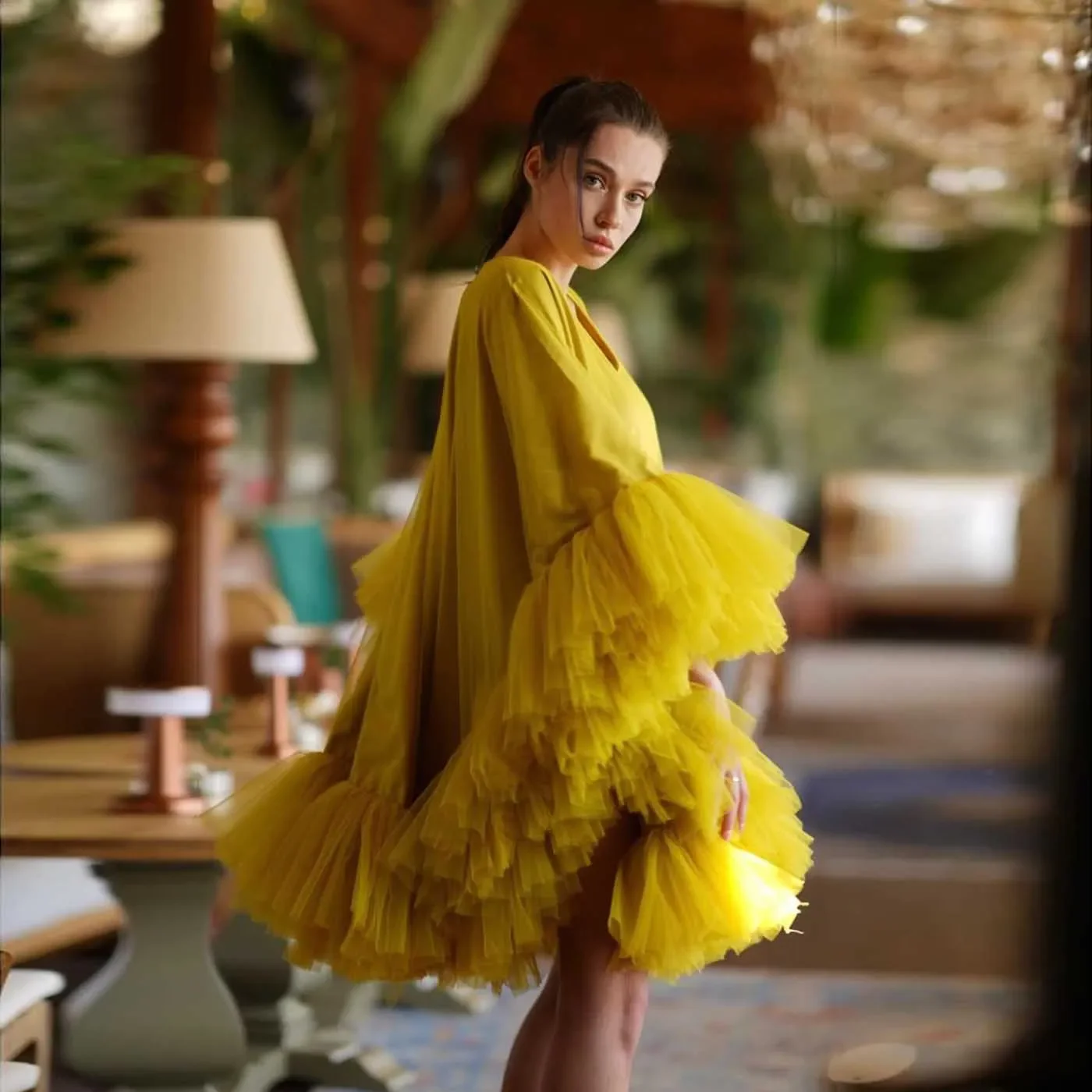 Модные мини-платья для выпускного вечера короткое платье с длинными рукавами