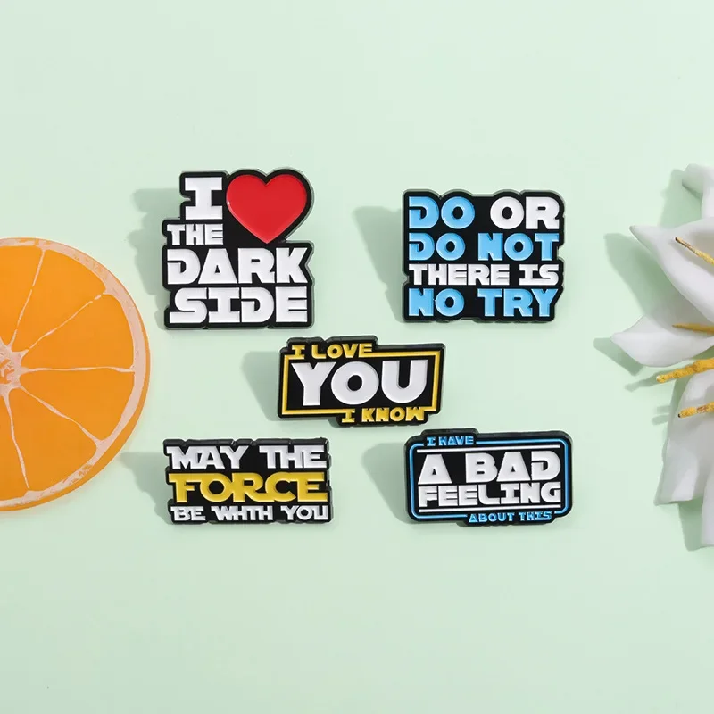 Эмалированная булавка с надписью May The Force Be with You