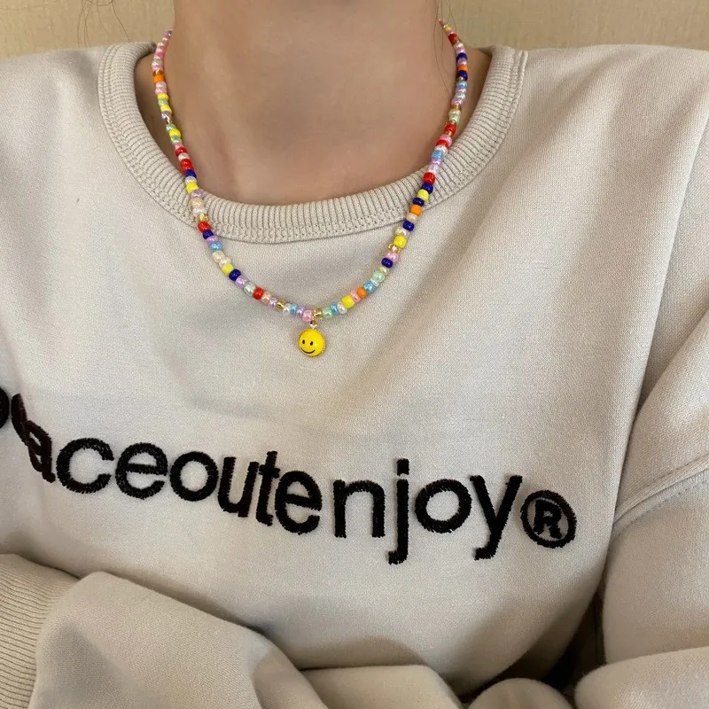 

Ожерелье-чокер в стиле бохо для женщин, винтажное ожерелье с разноцветными камнями и бусинами, круглая подвеска со смайликом, ювелирное изделие, хороший подарок для девушек