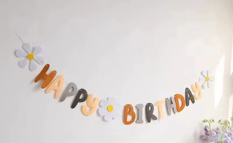 

Гирлянда с цветами для детского праздника