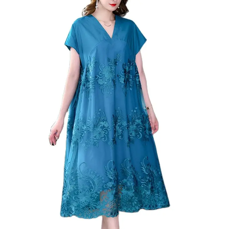

Женское платье с цветочной вышивкой, Корейская версия, элегантное модное повседневное свободное платье в стиле ретро с V-образным вырезом, Новинка лета 2023, голубое