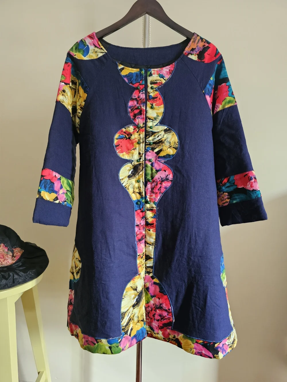 Женская зимняя куртка в национальном стиле темно-синие парки с вышивкой и