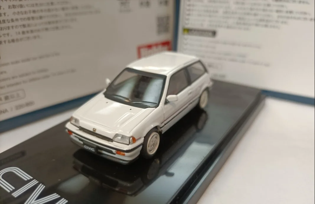 

Модель автомобиля из сплава 1/64 литая под давлением, модель хобби Honda Civic Coupe Si AT 1986, белая коллекция высокого класса, украшение в подарок