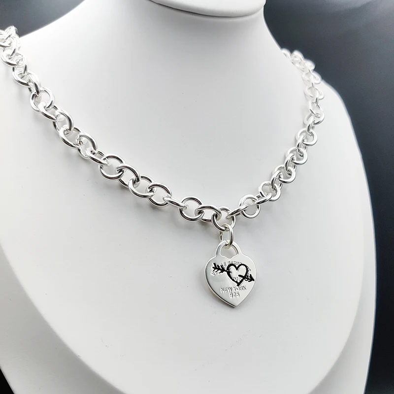 

Подвеска в виде сердца из серебра 1:1 пробы