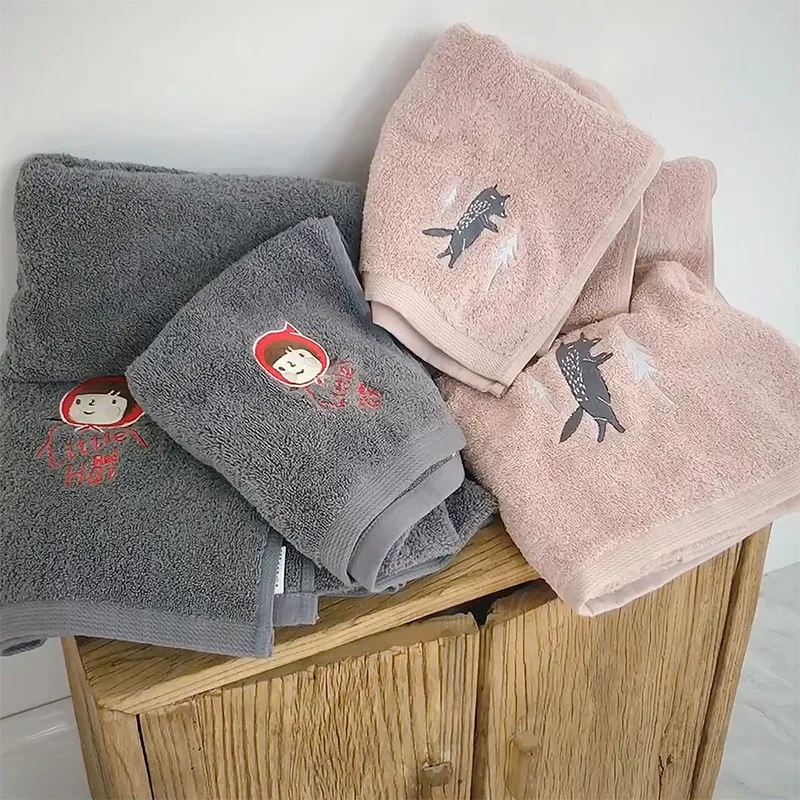 

34*75cm 70*140cm Fairy Tale Two-color Couple Cotton Towel 16S Cotton Embroidered Face Towel Embroidered Cotton Towel Bath Towel