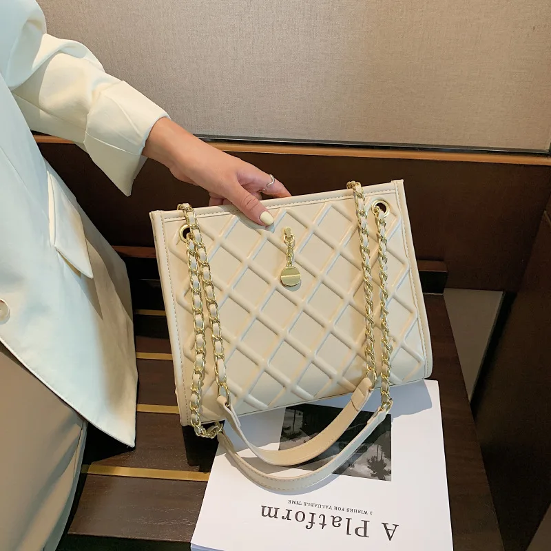 

Tot Bag Women's 2022 New Fashion One Shoulder Armpit Bag Fashion Versatile Lingge Chain Temperament High-capacity Messenger Bag