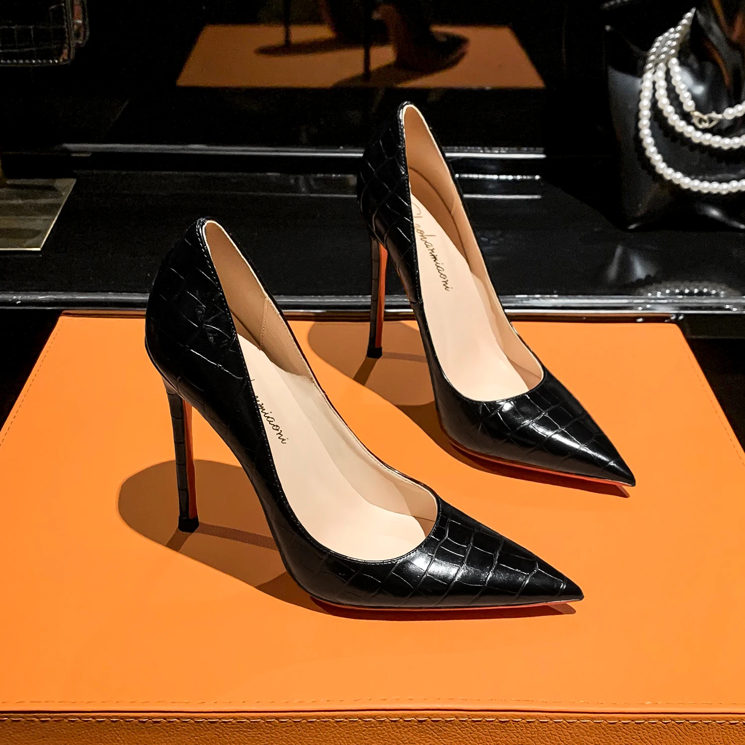 2023New Crocodile Print Women's Pumps Red Shiny Bottom High Heel Shoes Comfortable Sexy Wedding Shoes Fashion Office Shoes 8 Cm