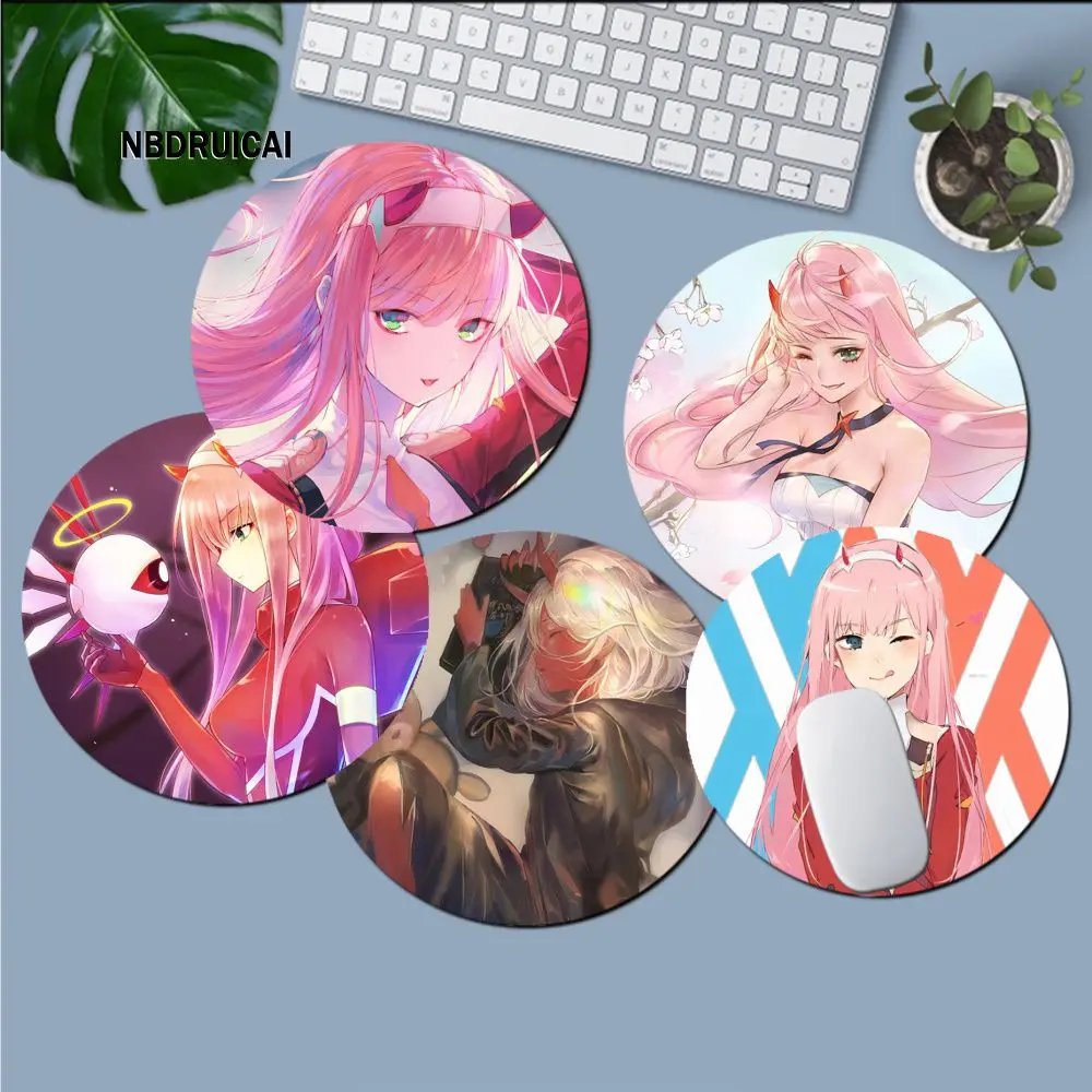 

Zero Two 22x22cm Round Kawaii Cartoon Anime Gaming Mouse Pad Keyboard Mouse Mats Deskpad Girls For PC Computer Table