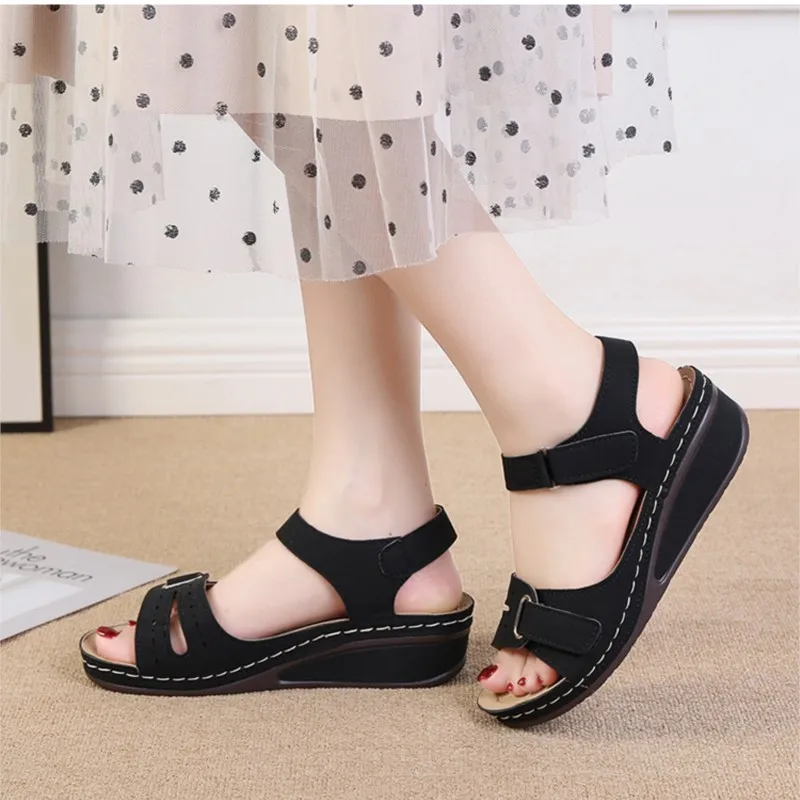 Shoes Women Platform Sandals Woman Shoe Lightweight Soft Women's Shoes Ankle Buckle Walking Sandal Retro Female 2023 Fashion