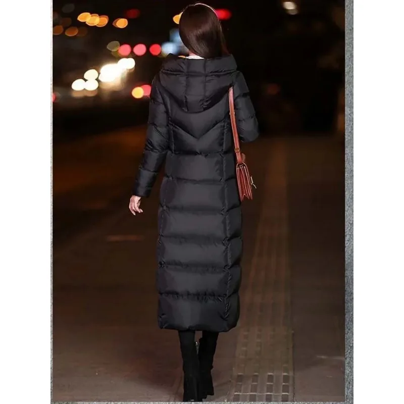 Женская черная легкая тонкая длинная хлопковая стеганая куртка с капюшоном