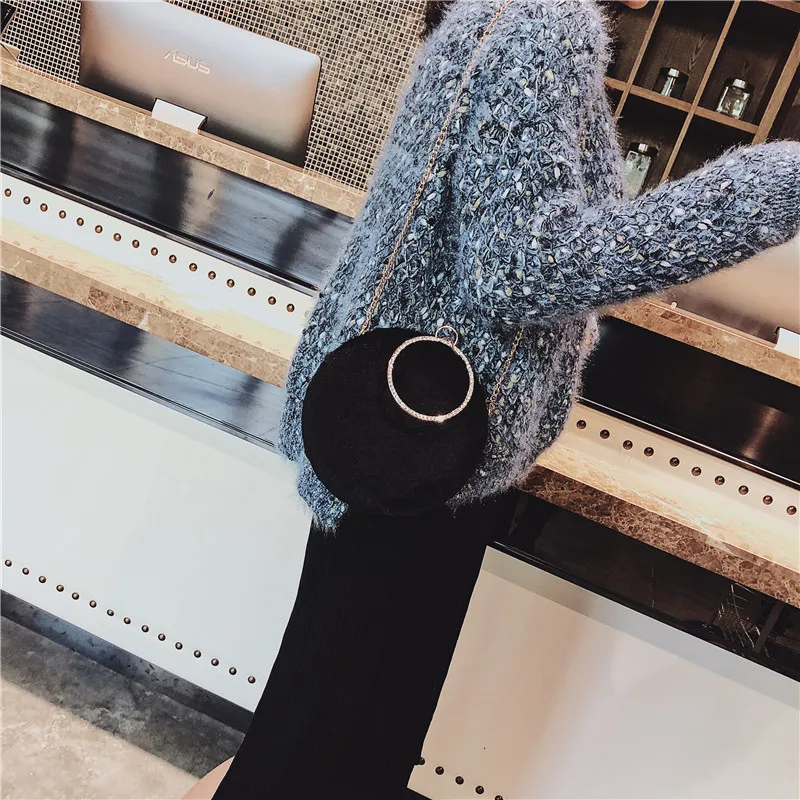 

Fluffy bag 2022 new small round bag, portable ring, fluffy dinner dress bag, fashionable bag, cross-body dinner bag