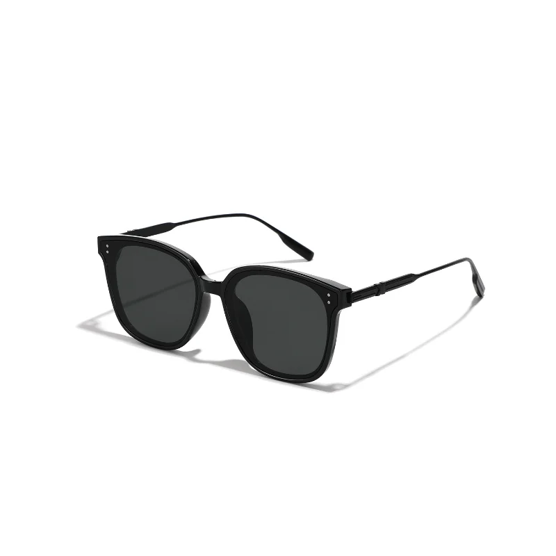 

Progressive Fashion Square Glasses Studded Semi-metallic Sunglasses Men's Fashion Sunglasses Women's Advanced Men's Sunglasses