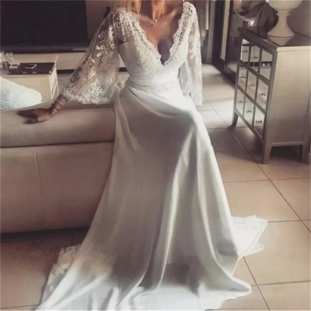 

Великолепное Кружевное и шифоновое платье с глубоким V-образным вырезом с поясом и шлейфом, выполненное на заказ, длинное свадебное платье Бохо с открытой спиной для женщин