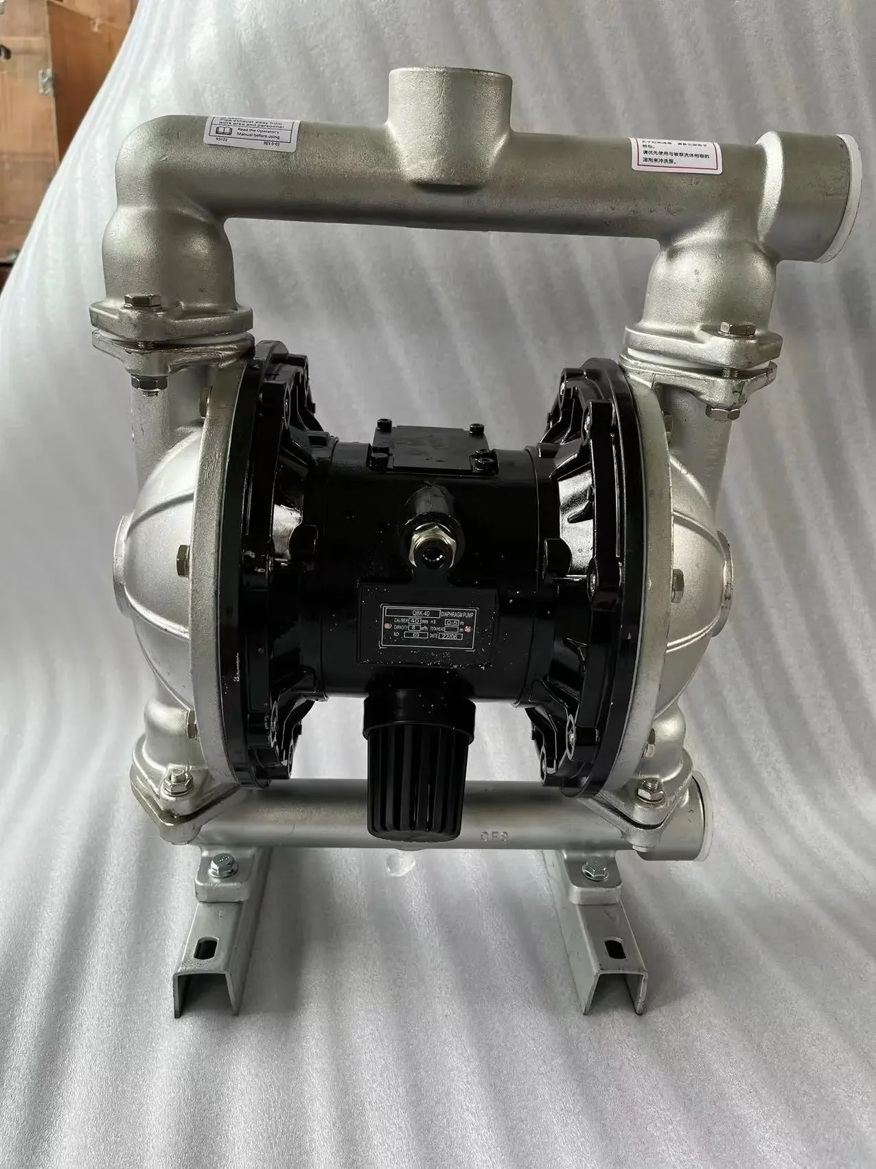 Пневматический двухдиафрагменный насос QBK40 из нержавеющей стали устойчивый к