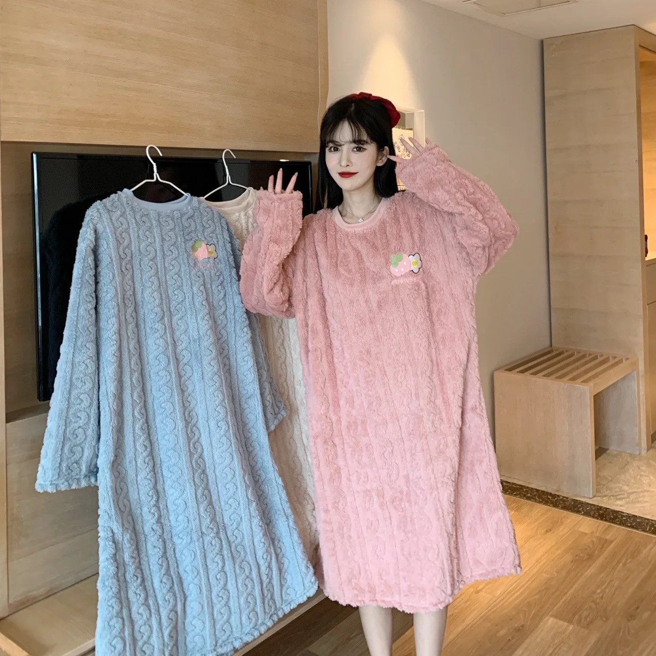 

Women Sleep Dress Warm Flannel Pyjamas 2022 Autumn Winter Thick Coral Velvet Nightgowns Long Sleeve Sleepwear Female Homewear