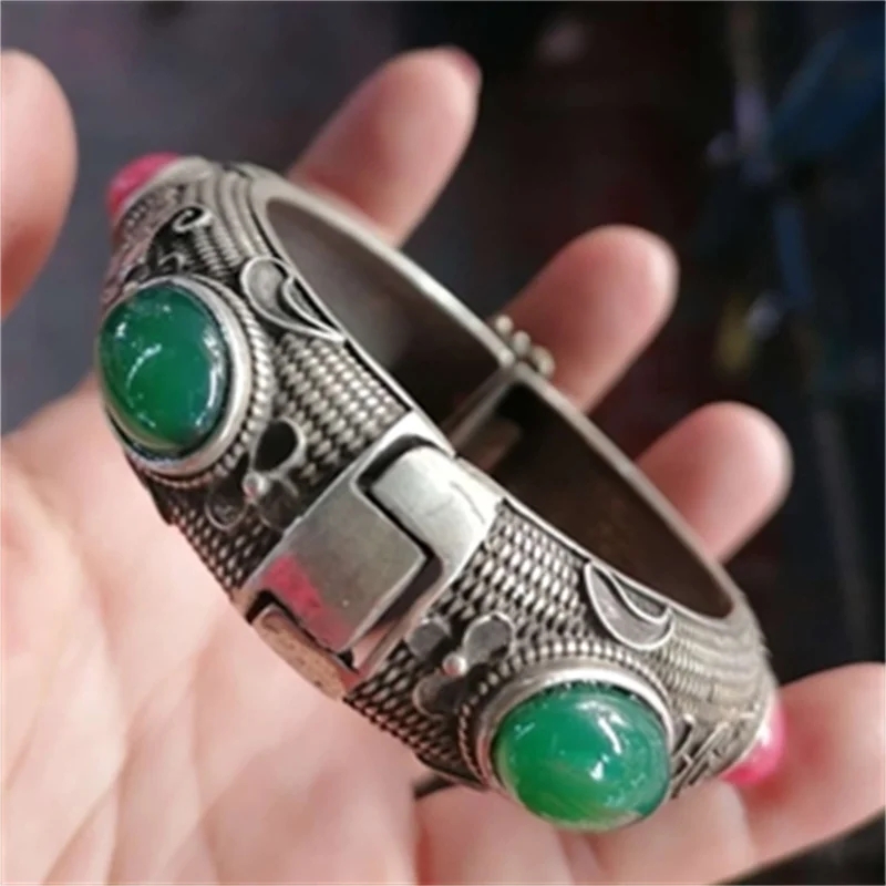 

Mai Chuang / Red Green Jade Inlaid Tibetan Silver Cuff Bracelet Fashion Charm Personality Jewelry Bangles Women Exquisite Gifts
