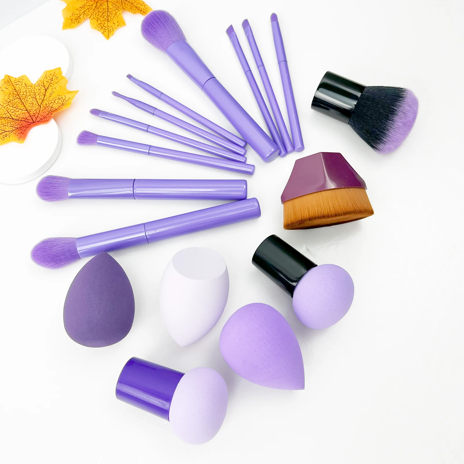 Идеальный набор из 17 фиолетовых кистей для макияжа включая губку теней век румян