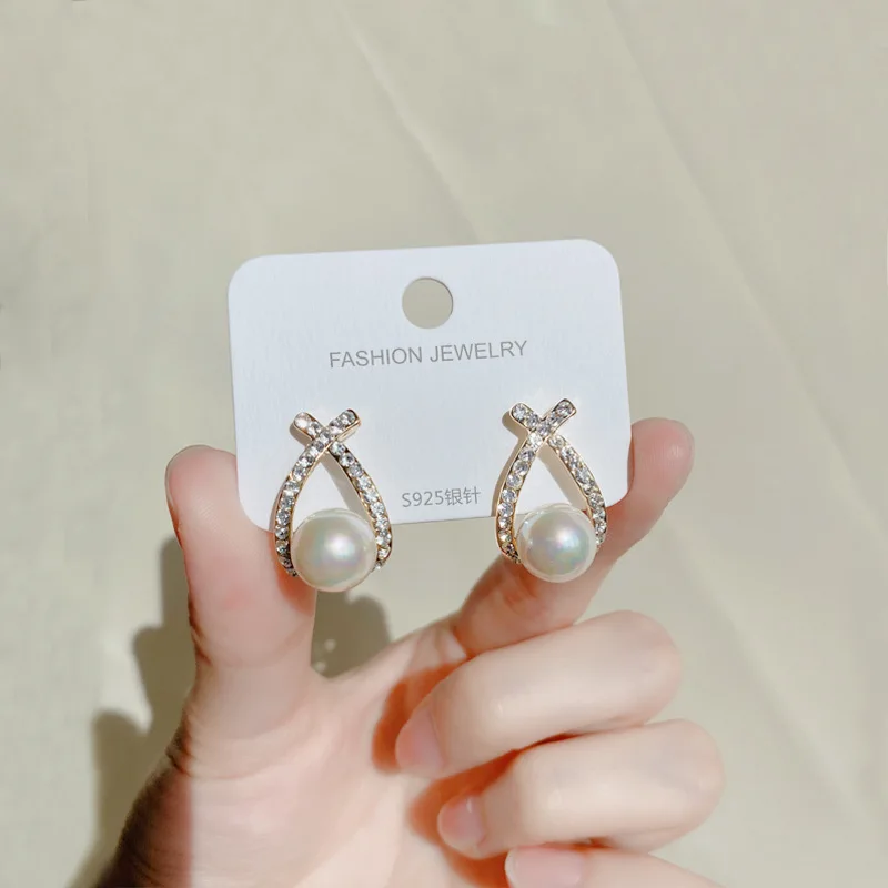 

2022 New Trendy Pearl Ladies Stud Earrings Fashion Earrings Light Luxury High Sense Silver Needle Exquisite Jewelry Earrings