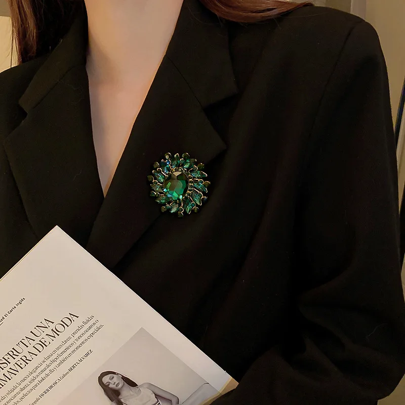 Высококачественная полностью изумрудная брошь со стразами булавка для женщин