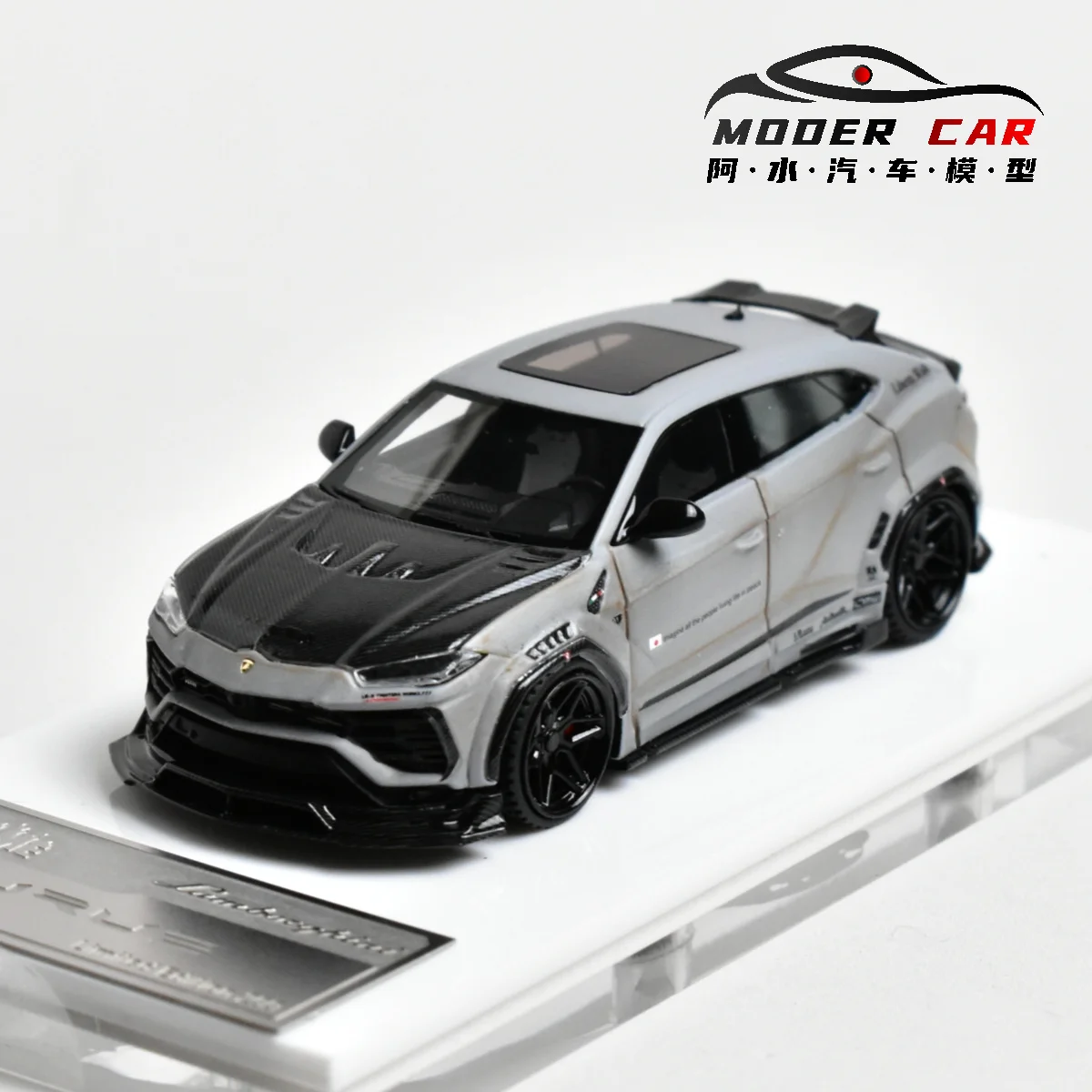 Фото Литая под давлением модель автомобиля из смолы Flame 1:64 URUS №3
