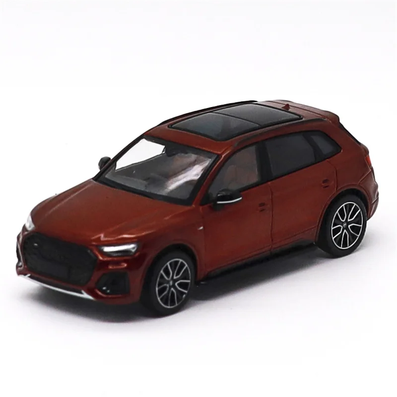 Фото Модель автомобиля JKM 1:64 Q5L (черный, белый, красный, синий) / LS 400 (золотой, белый, черный) из литого металла №4