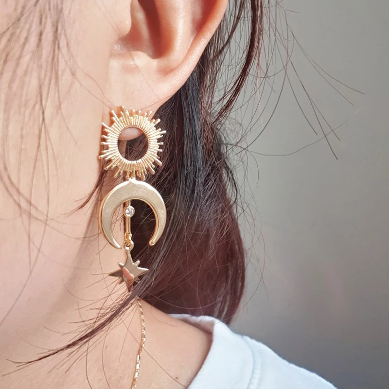 

Sun Moon Star Modeling Drop Earrings For Women Gold Color Retro Accessories Eardrop Bohemian Dangler Wedding Jewelry Party Gift
