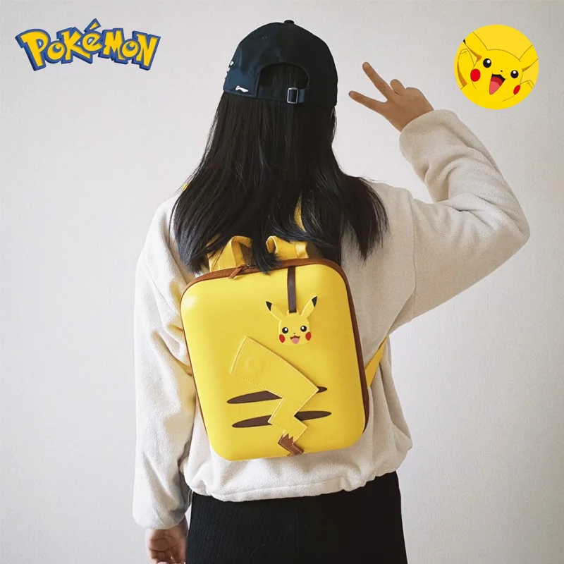 

Школьный ранец с изображением покемона Пикачу, новый стиль 2023, кавайная оригинальная модель аниме для девочек, детский модный дорожный рюкзак, праздничный подарок