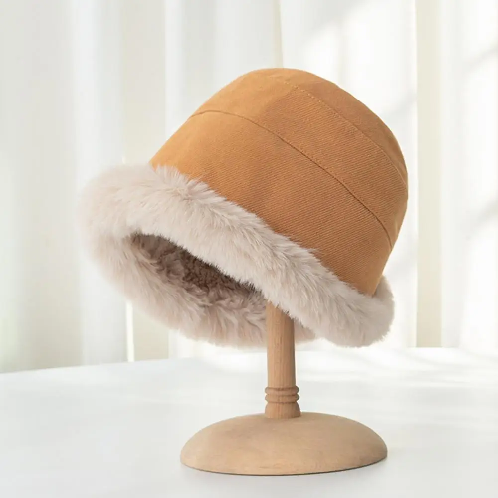 Рисунок 3 - Женская зимняя шапка рыбий человек