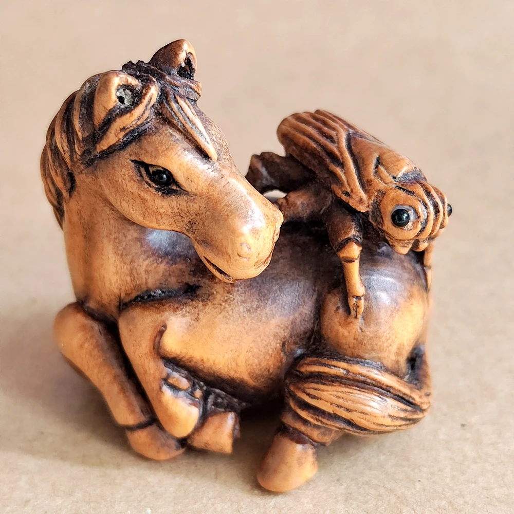 

F088 - 30 Years OLD 2" Hand Carved Boxwood Netsuke - Horse and Fly