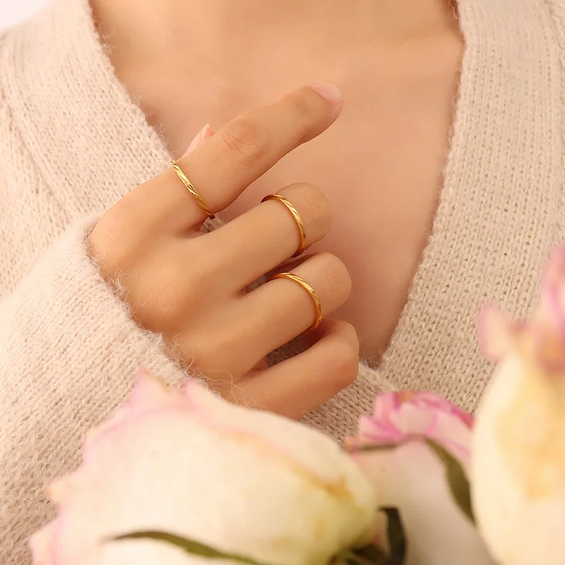 

Gold Thin Circle Ring Pattern Stainless Steel Handmade Ring Girl Wedding Rings For Couples Party Jewelry Gifts