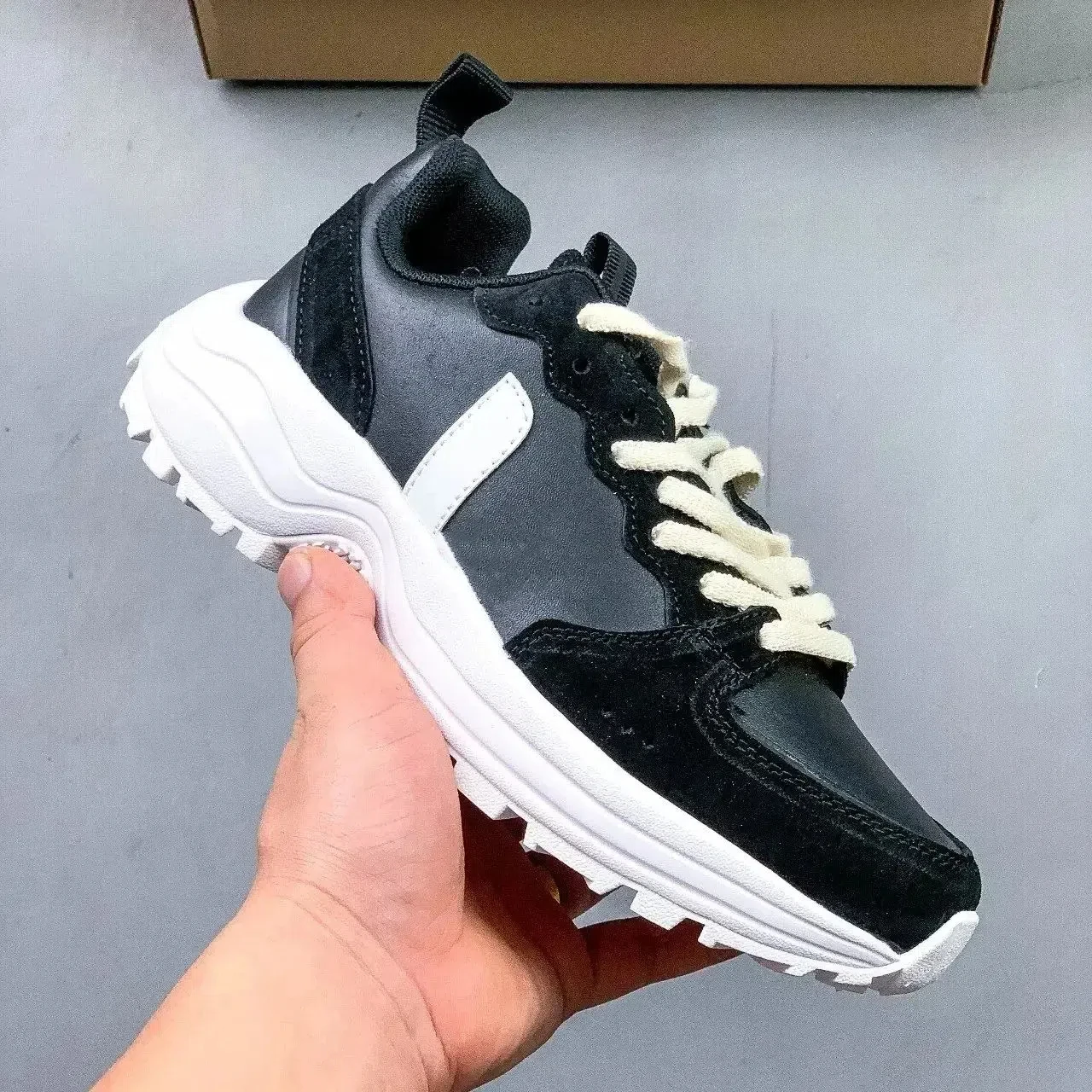 Newest Brand Women Men Sports Shoes V10 Trend Classic V Letter Casual Height Increasing Top Quality VENTURI For Unisex Sneakers