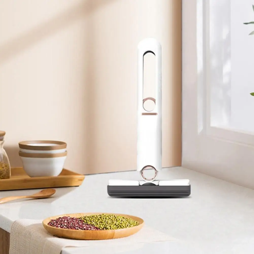 

Мягкая щетка-скребок, не оставляет следов воды