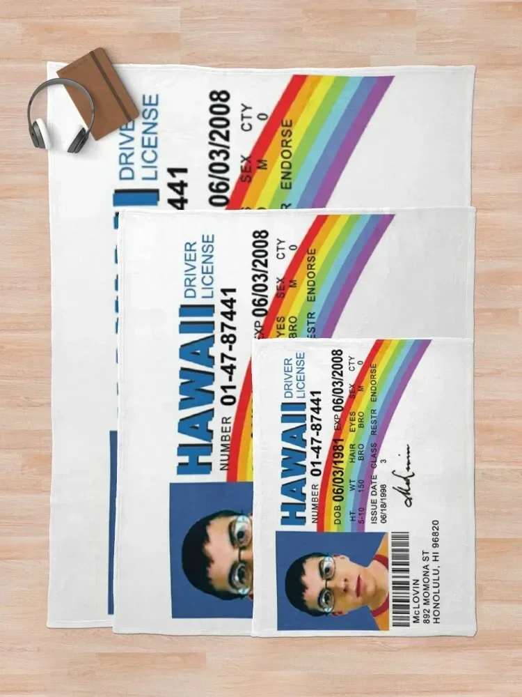 Фото Плед с дизайном McLovin Fake ID, теплый и уютный плед для гостиной и дивана №5