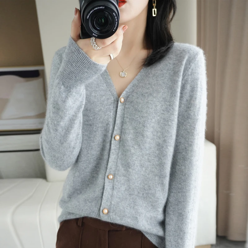 

New V-Neck Knitted Cardigan Women Loose Large Size Sweater Short Coat Non-Cashmere Long-Sleeved Bottoming Top Autumn And Winter