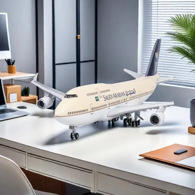 Масштаб 1/150 47 см самолет 747 B747-400 модель авиакомпании Саудовской Аравии SAUDIA W