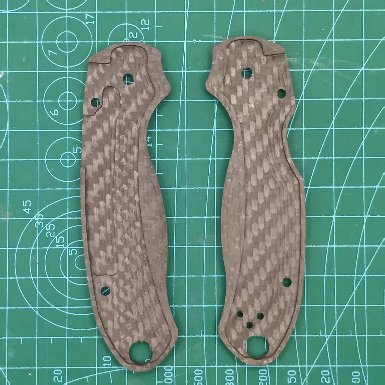 Фото 1 пара весов с ручкой ножа из углеродного волокна для складного ножа Spyderco C223 Para3 №5