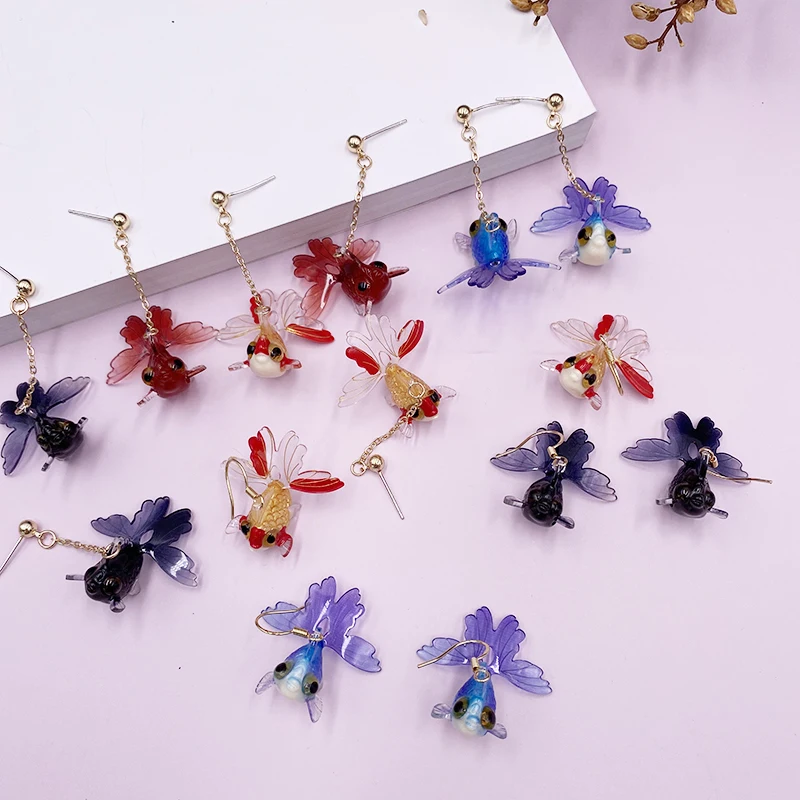 Женские серьги-подвески в виде золотых рыбок прозрачные подарочной коробке |