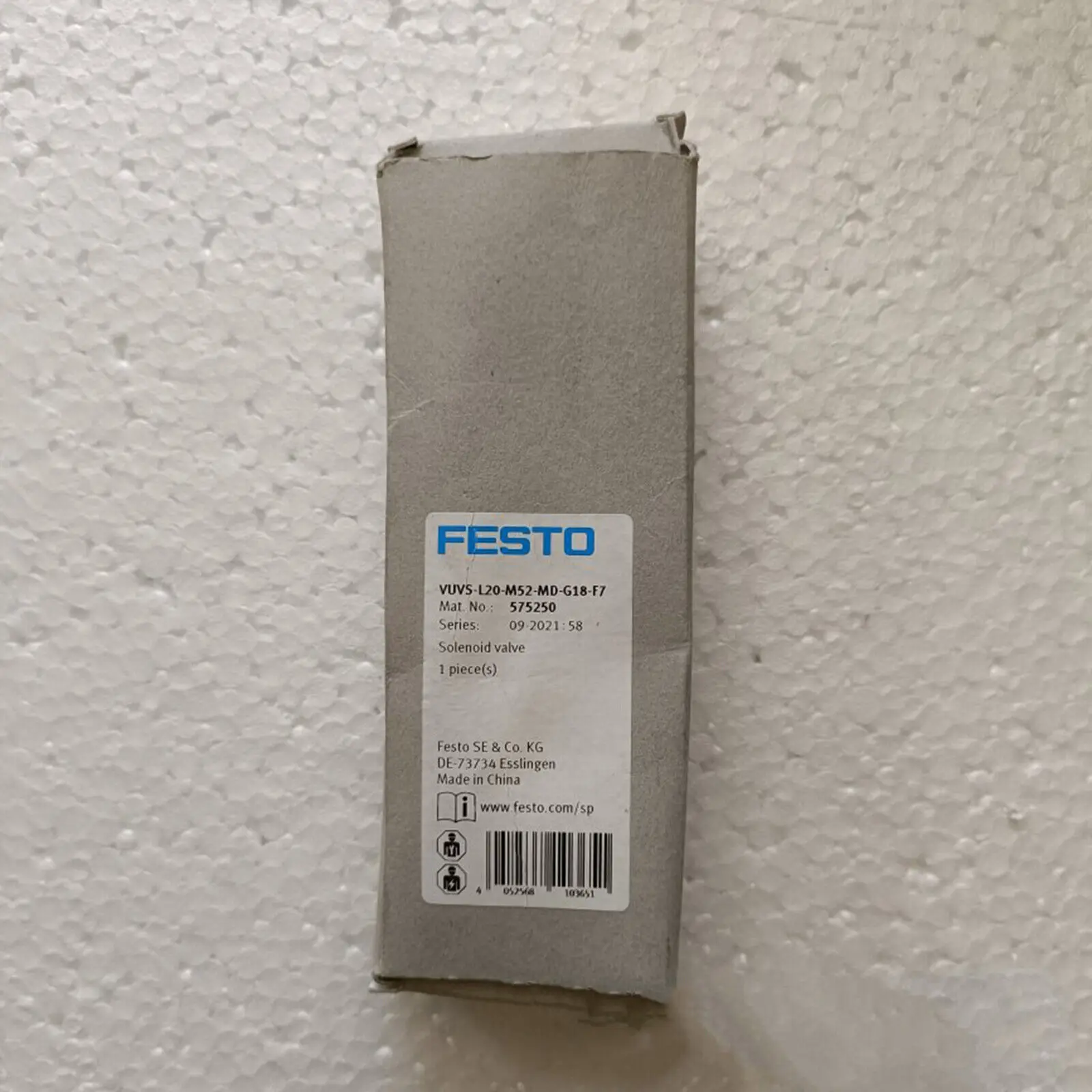 Электромагнитный клапан Festo VUVS-L20-M52-MD-G18-F7 575250 1 шт