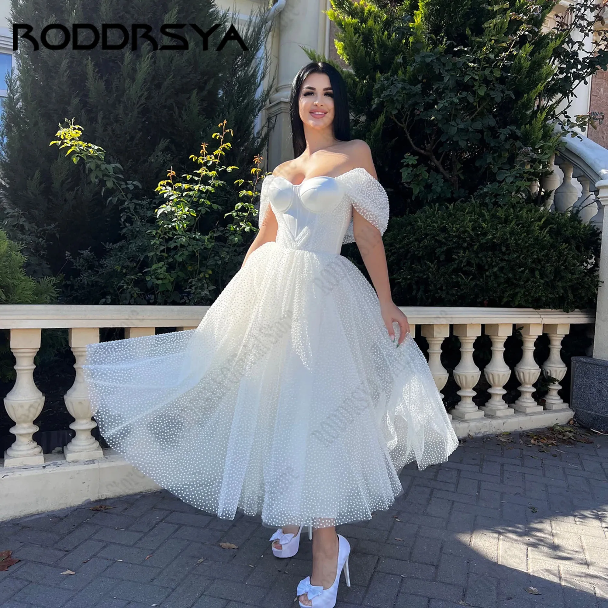 Фото Женское свадебное платье с открытой спиной RODDRSYA, короткое ТРАПЕЦИЕВИДНОЕ ПЛАТЬЕ с открытыми плечами, со шнуровкой, индивидуальный Короткая милая, обнаженное свадебное платье, обнаженное плечо, шрифтовое платье, сва №3