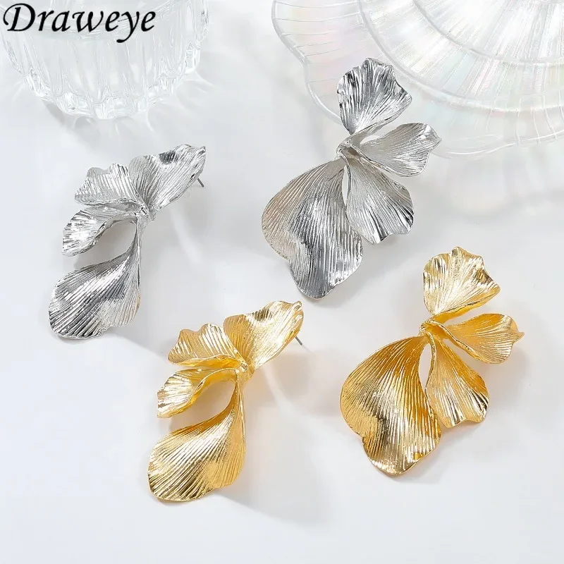 Женские металлические серьги-гвоздики в виде цветов