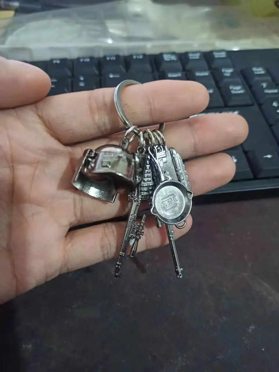 Набор брелоков для ключей комплект из 6 предметов игр PUBG Playerunknowns Battlegrounds рюкзак